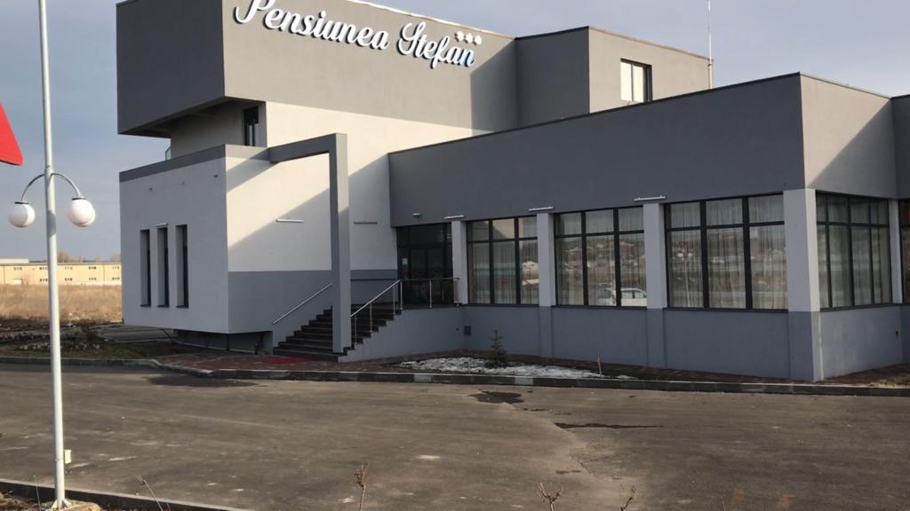 Pensiunea Stefan Κραϊόβα Εξωτερικό φωτογραφία